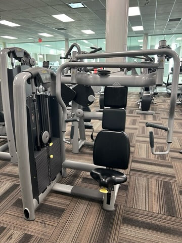 Technogym Chest Press - Selectorized